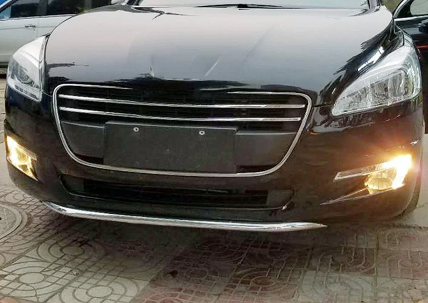 

Car Front Bumper Chrome Lower Trim Decoration Strip for Peugeot 508 11-14