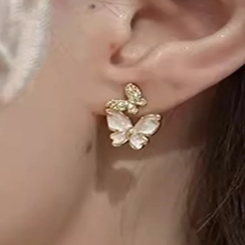 Huitan Damen-Ohrstecker mit niedlichem Schmetterlings-Design, Ölgemälde mit glänzendem CZ, für Hochzeit, Party, Alltag, vielseitige Accessoires, Schmuck