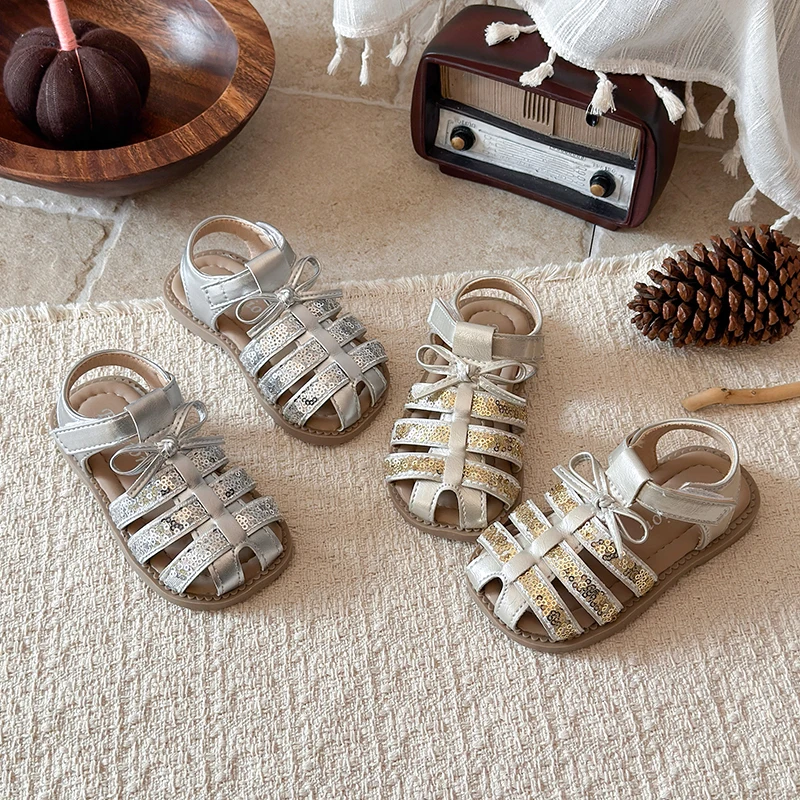 

Детские сандалии с закрытым носком и бантом для девочек, с пайетками, плетеные, на мягкой нескользящей подошве, туфли-балетки для принцесс, с вырезами