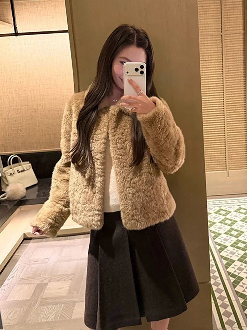 ZADORIN Winter Fluffy Short Faux Fur Coat Women Peter Pan Collar Sweet Cropped Fur Jacket Elegant Plush Outerwear Chic Fur Coats