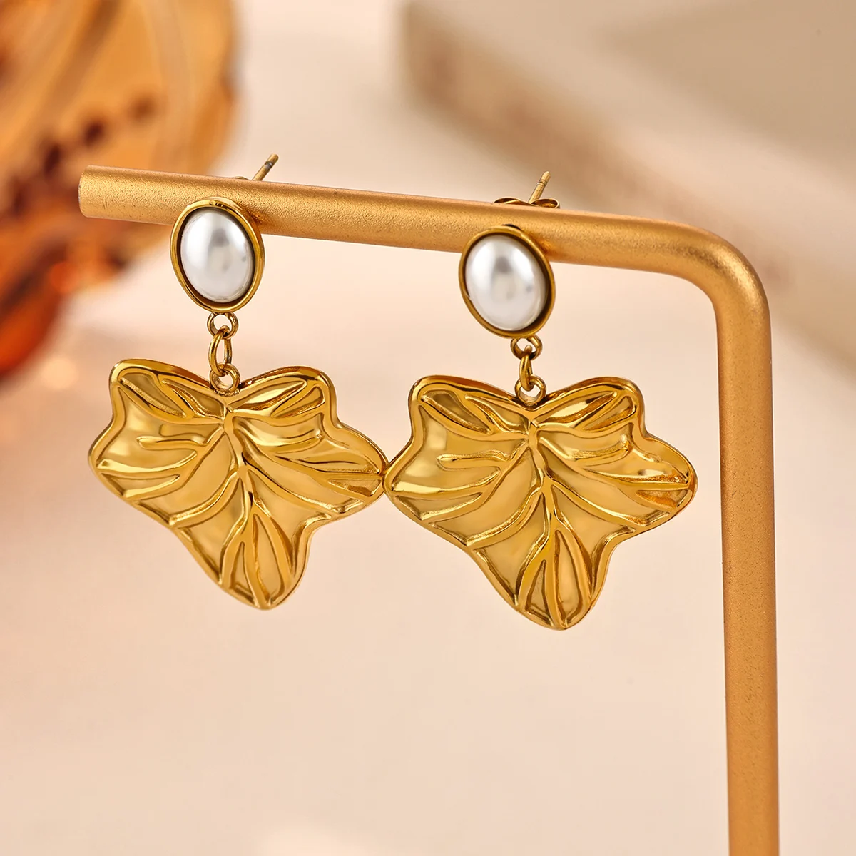 Vintage Perlen-Efeublatt-Ohrhänger für Damen, vergoldeter Edelstahl-Blatt-Ohrring, Statement-Schmuck, ästhetisches Geschenk