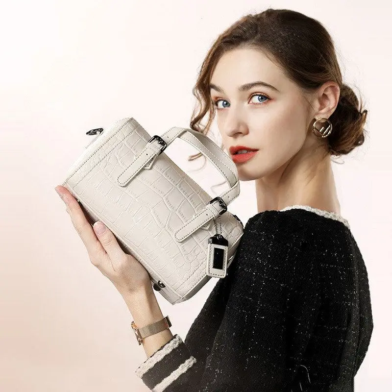 fashionable-crocodile-pattern-leather-shoulder-bag-women's-crossbody-handbag-soft-pillow-shape-daily-use-bag-with-inner-zipper