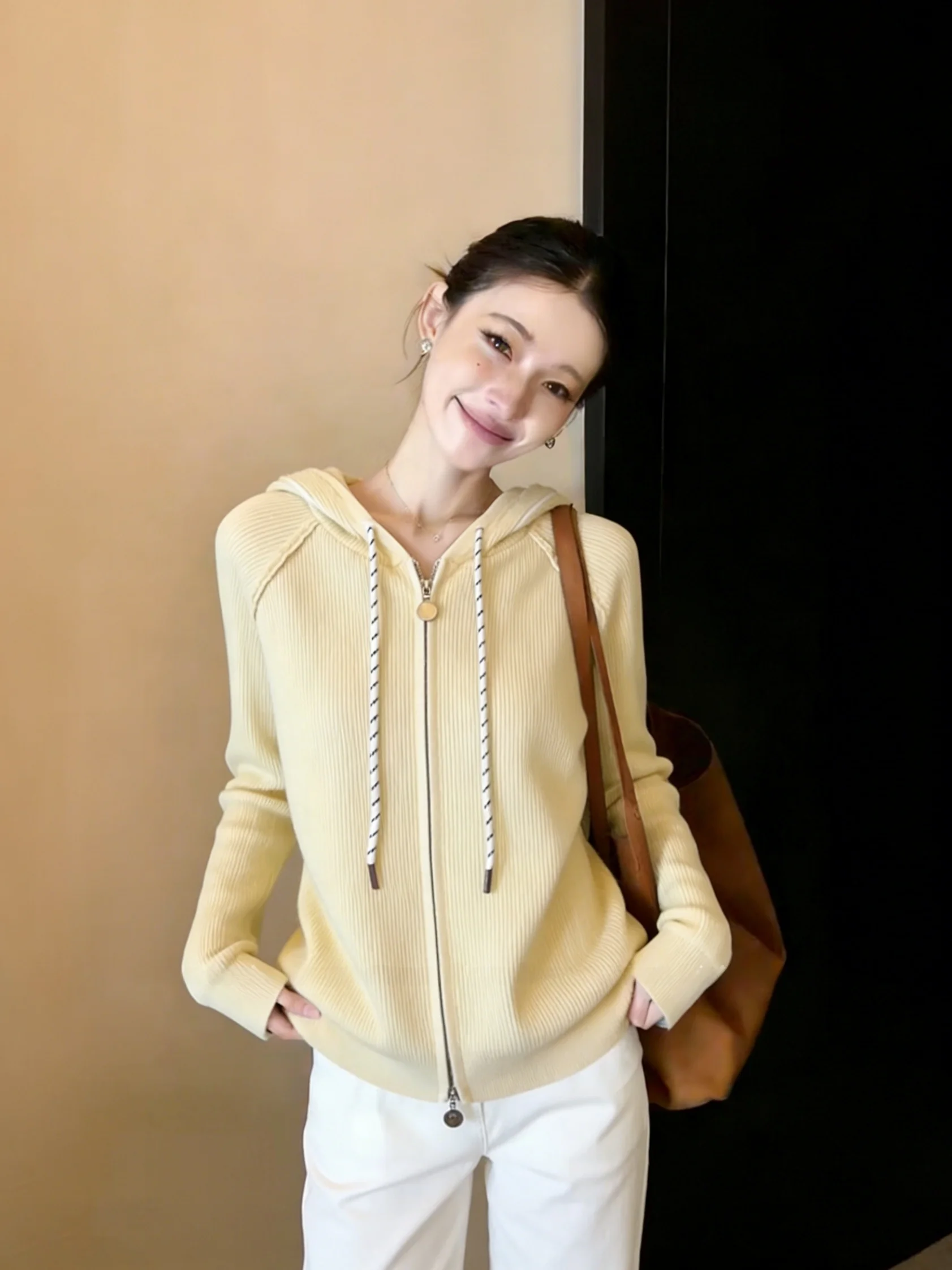 

Spring Autumn 2026 Women's Loose Fit Long Sve Zipper Knitted Cardigan Faionable Slimming Open Front Silk Top