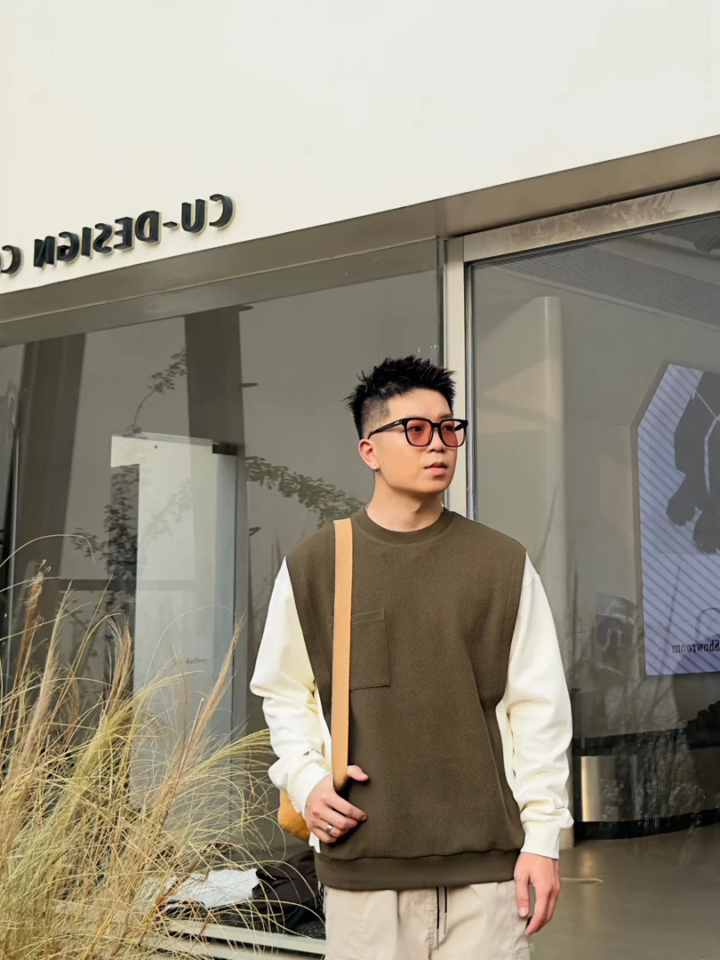 

Модная корейская мужская куртка с длинными рукавами и пэчворком, осенняя повседневная теплая внутренняя одежда 2025 года, топ с круглым вырезом