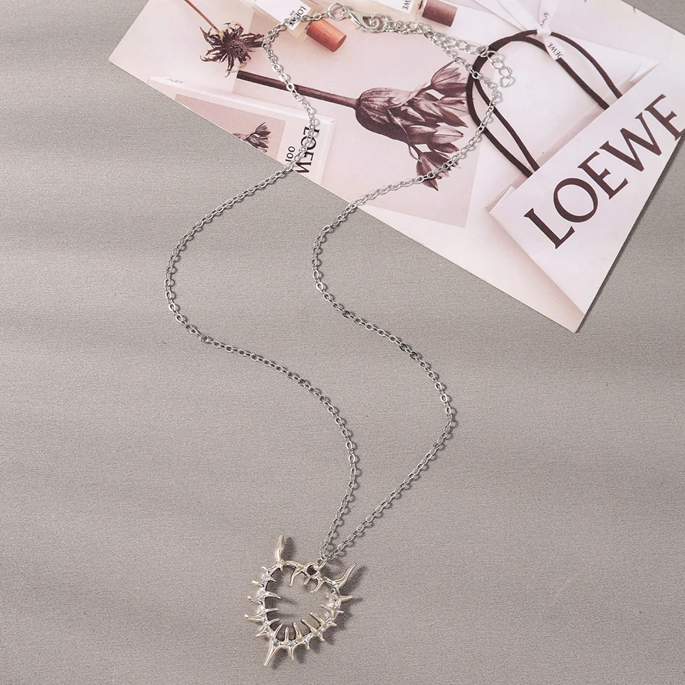 Aihua Y2K Retro Gothic Vortex Heart Sun Star Pendant Necklace for Women Men Charm Necklace Grunge Punk Fashion Jewelry ﻿Gifts