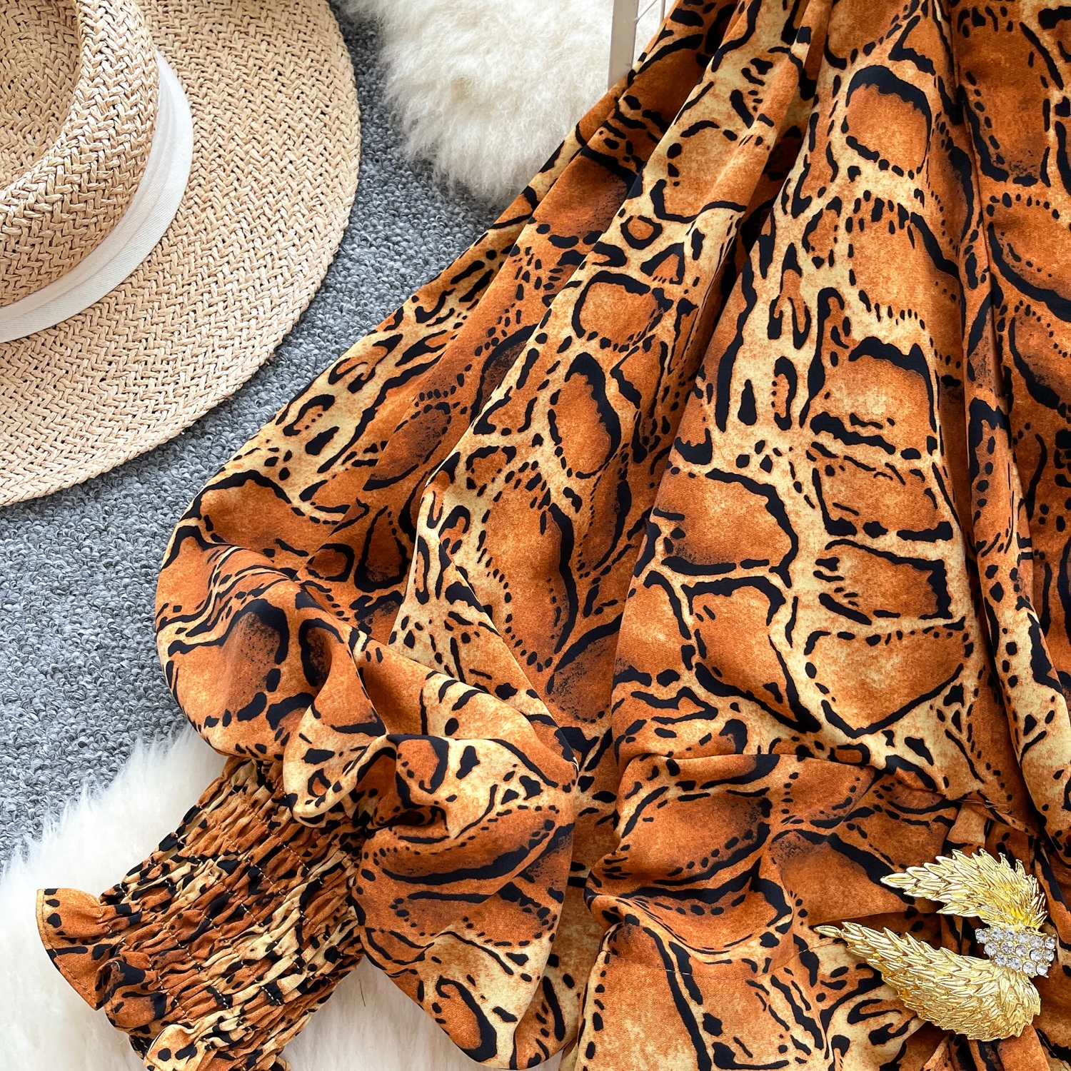 بلوزة كلاسيكية بياقة مقلوبة وأكمام طويلة مطبوعة على الموضة الأنيقة للنساء قميص hotsweet ملابس نسائية