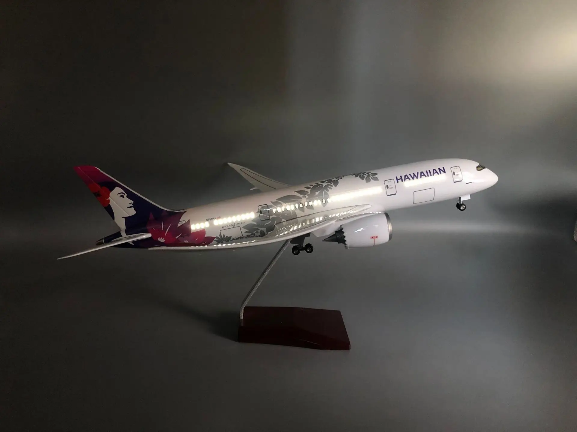 43cm scale aircraft B787 Hawaiian Airlines Model Airplane Decoration Collectible Miniatures Displays Model Enthusiasts Gifts