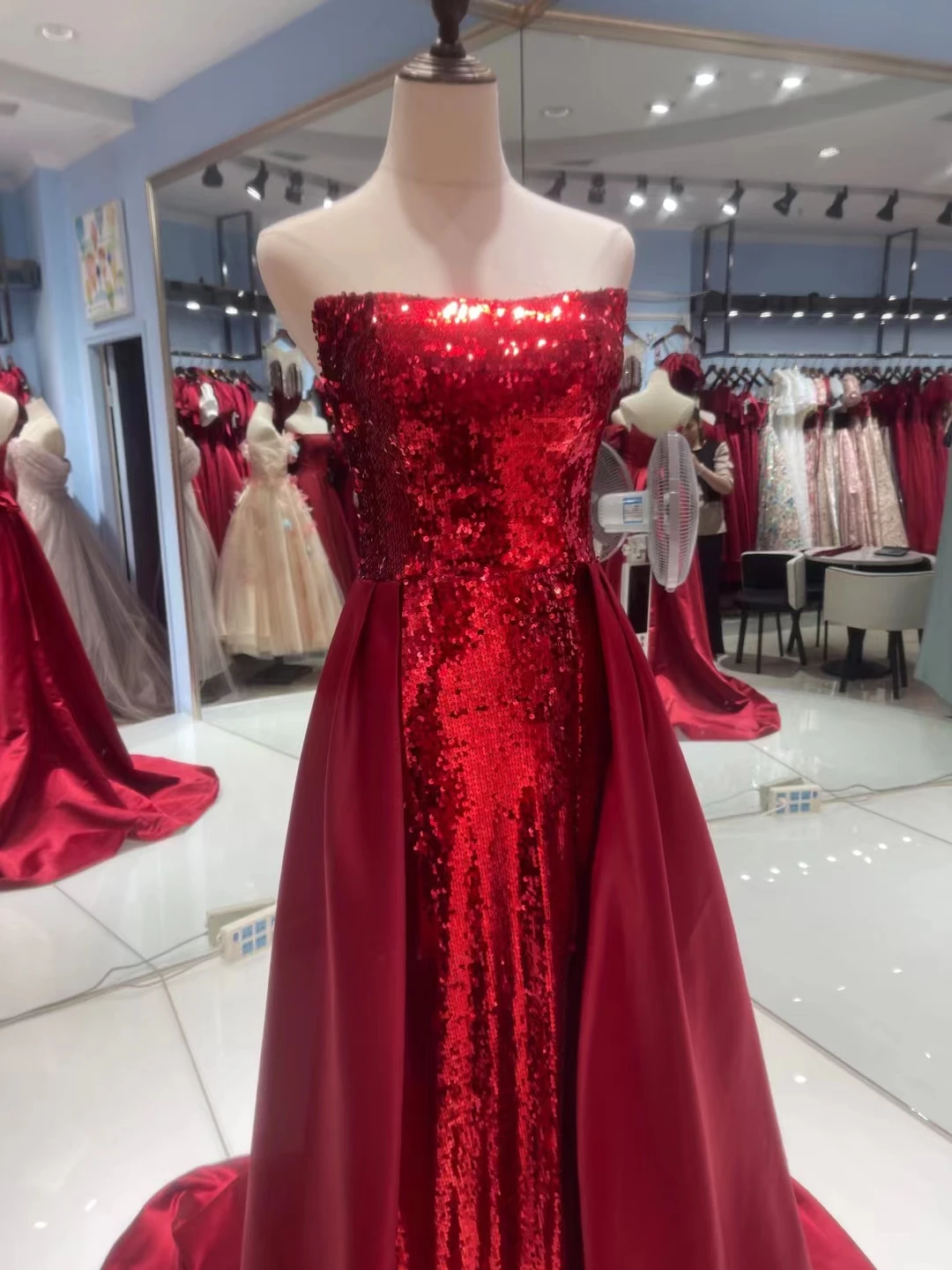 Customized Red Sequins Mermaid Evening Dress for Women Sexy Slim Strapless Glittering Satin Fishtal Party Formal Gowns Vestidos