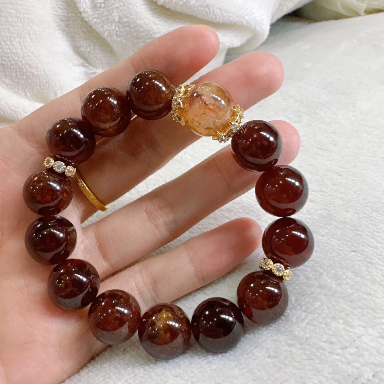 

Natural Garnet Crystal Bracelet Women's Fashion Jewelry Gift