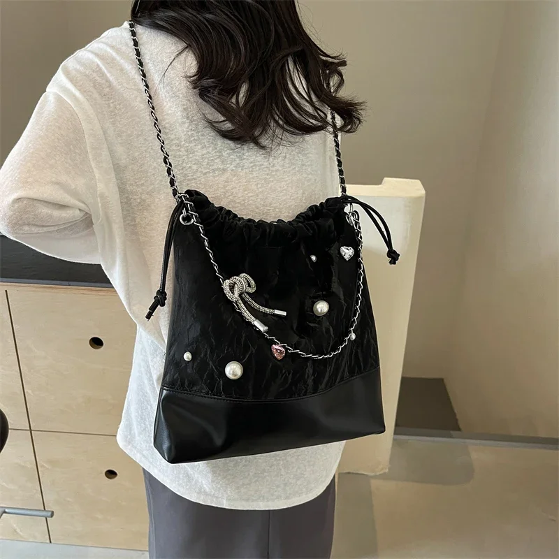 

Однотонные модные рюкзаки с бантом в мягкой обложке, повседневные швейные нитки, большая вместимость, 2025 г., высококачественные рюкзаки из искусственной кожи для женщин