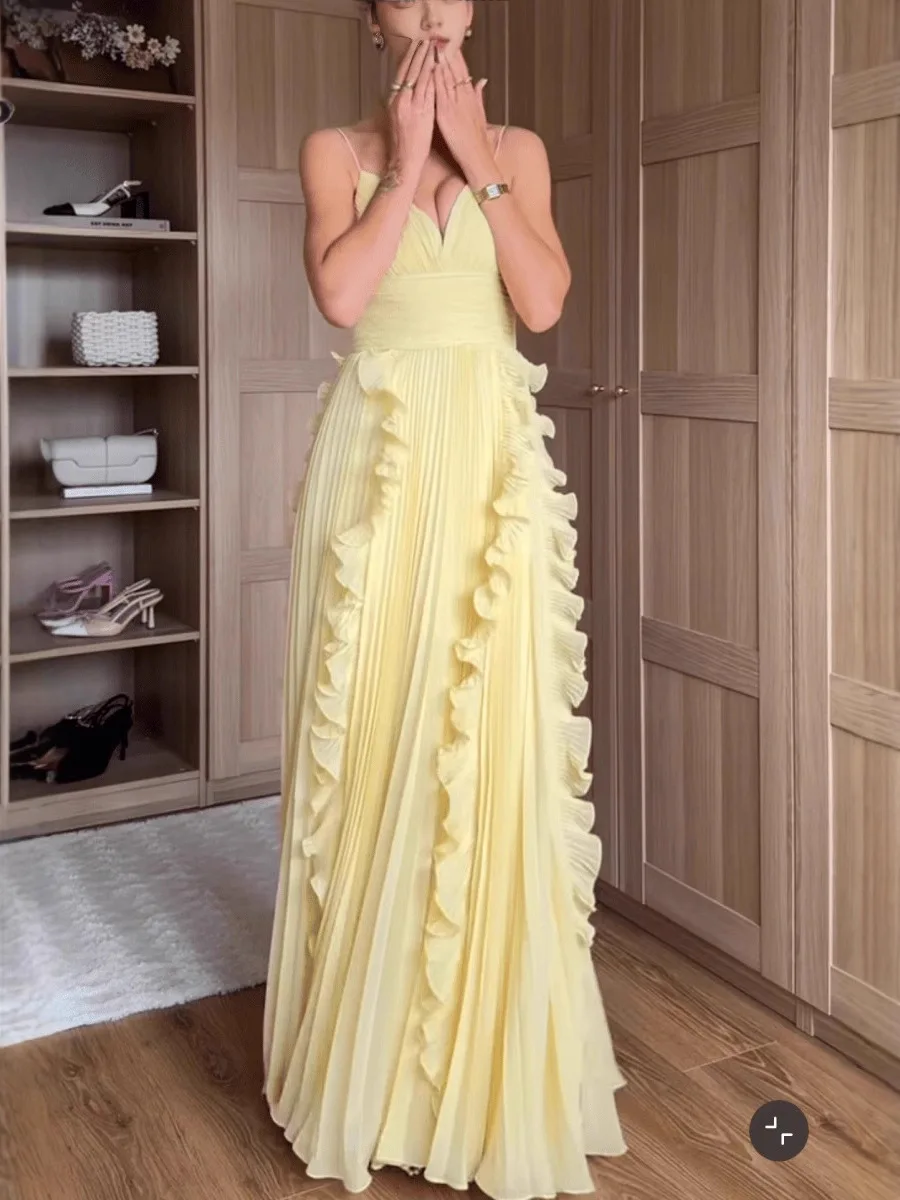 

V-neck Sleeveless Waist-cinched Skirt Hem Ruffle Maxi Dress Party Polyester Gathered A-Line Silhouette Casual Style