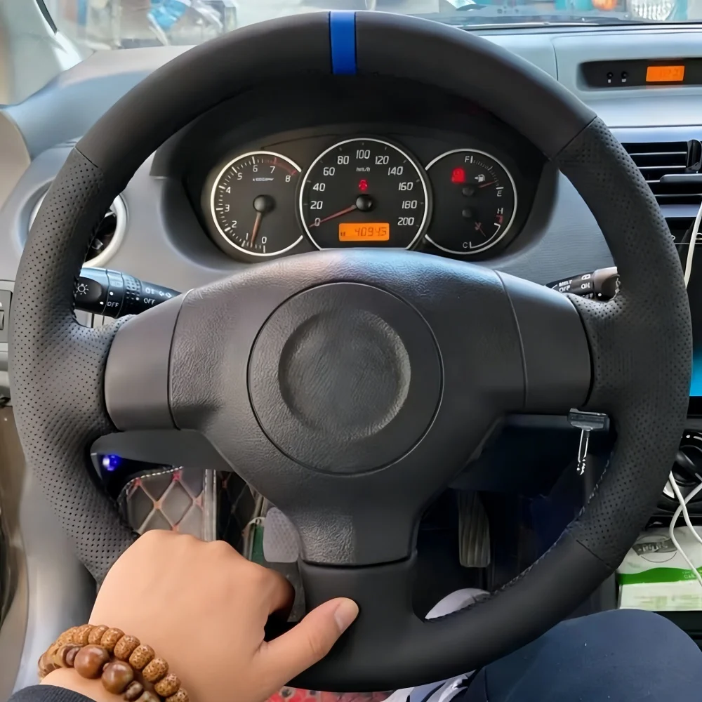 Handgenähter schwarzer perforierter Mikrofaser-Leder-Sportlenkradbezug für Opel Vauxhall 2005-2015, passend für Suzuki Swift