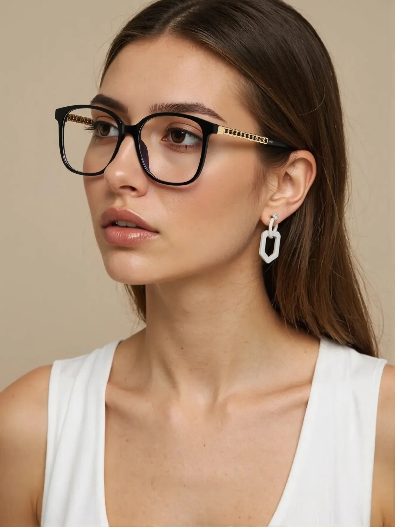 Neue Retro-Box mit kleiner Duftkette, modische Brille mit Myopie-Brillengestell und flachem Spiegel.