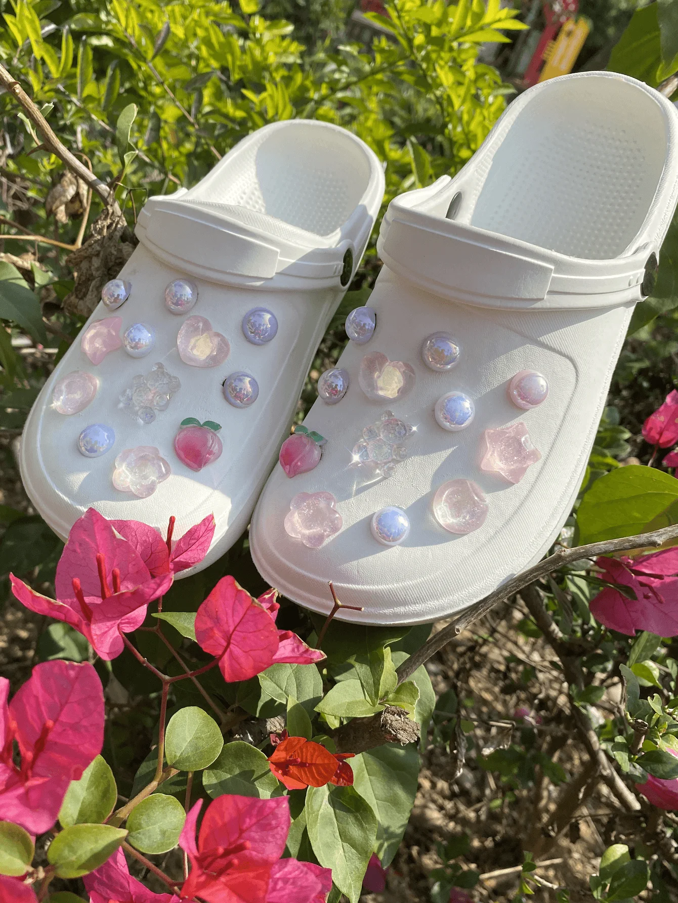 24pcs beach shoes Shoe flower accessories Glitter bright face cute bear removable, garden shoes decorative buckle suitable for s