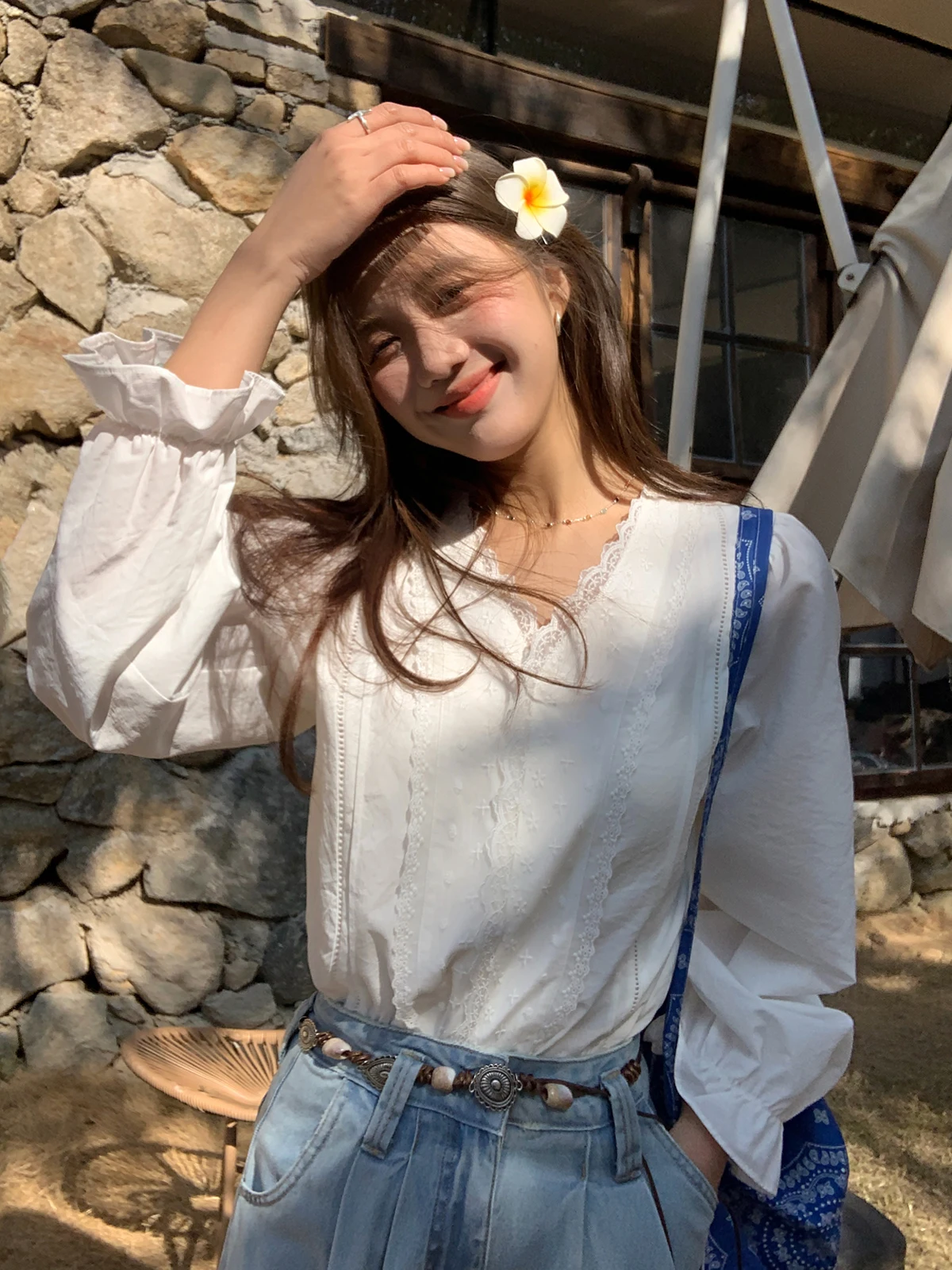 

Ele Lace V-ne White irt Women's Gentle Sle Light Maturi Sisilyon Soft Meeting Gentle Wind Small Size irt