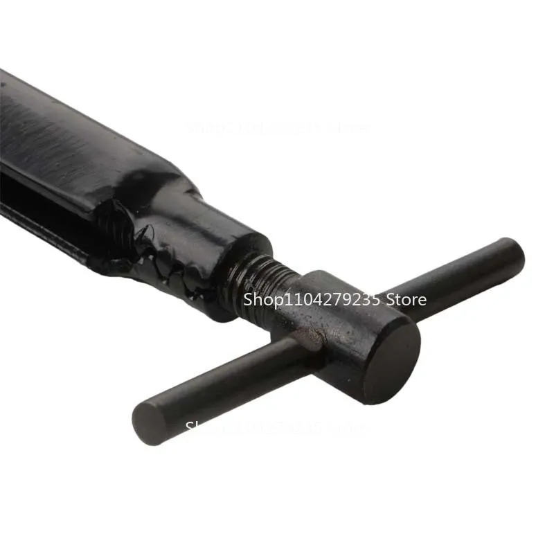 

Universal Exhaust Pipe Cutter Chain Type Pipe Cutting Tool for Exhaust Modification Copper Aluminum Pipe Cutter