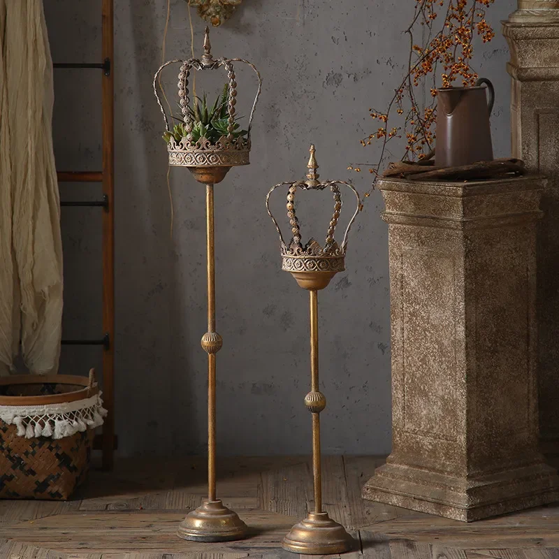 Vintage Wrought Iron Floor Candle Holder European Court Style Crown Design Tall Metal Flower Stand Home Decor Ornament