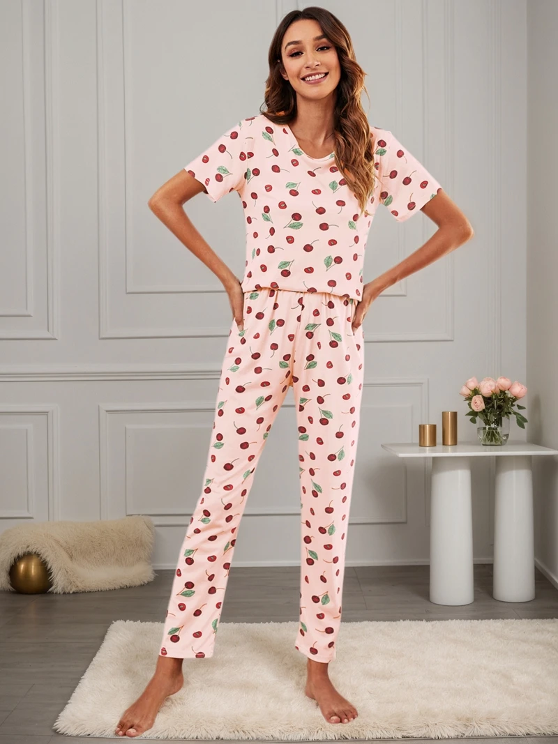 

Мягкий пижамный комплект с вишневым принтом для женщин, футболка с короткими рукавами и длинные брюки, идеально подходит для милых домашних нарядов, уютная одежда для сна, домашняя одежда, пижамы