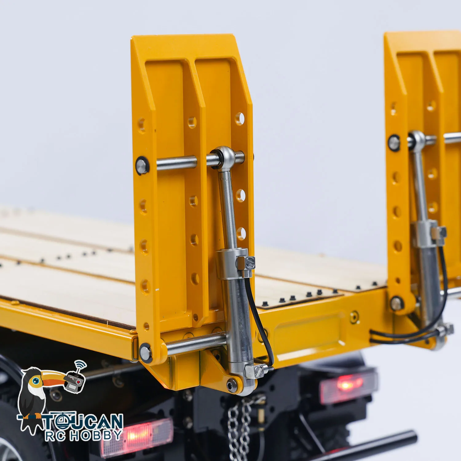 

8X8 RC Hydraulic Wrecker Truck 1/14 2Speed Remote Control Road Rescue Cars Vehicle CNC Axle Differential Locks Light System