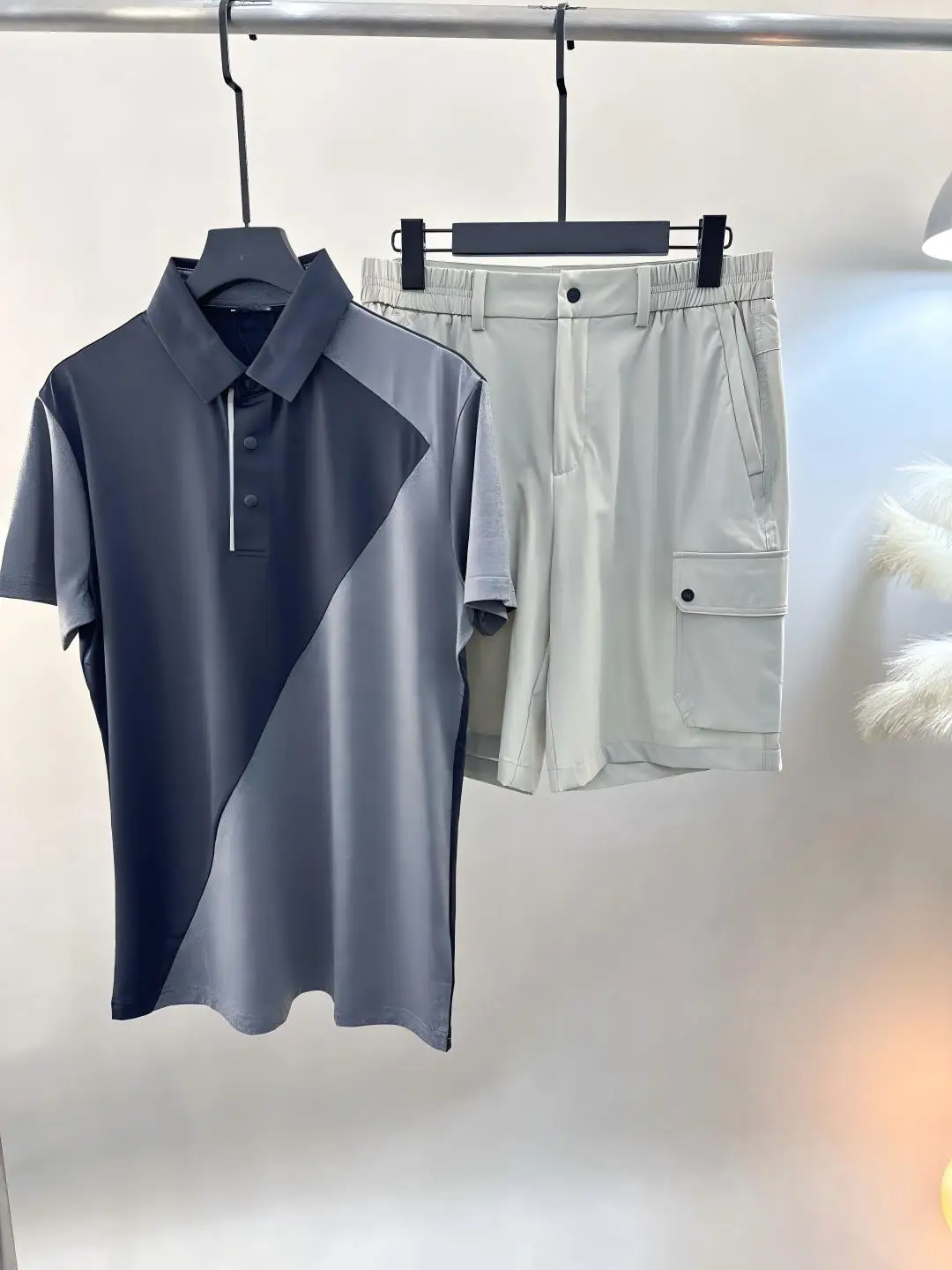 New Men's Summer Quick-Dry Short-Sleeve Golf T-Shirt: Flattering and Versatile