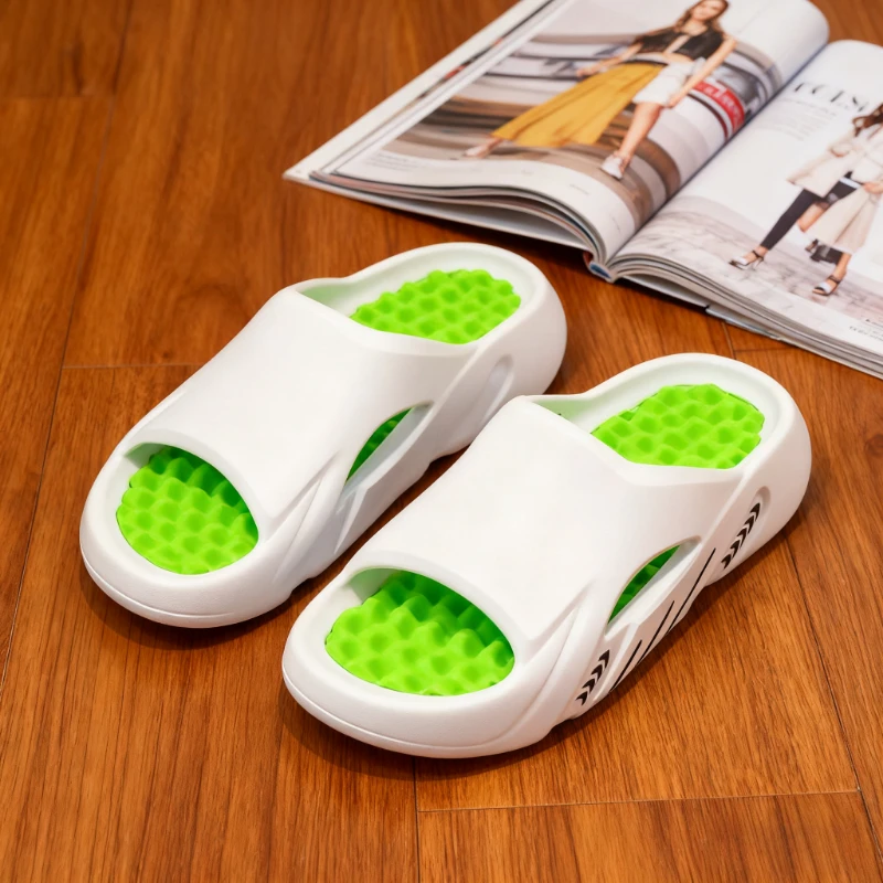 Comodi sandali scorrevoli da uomo per la spiaggia e la casa Suola antiscivolo Design leggero Pantofole da bagno per doccia Calzature estive