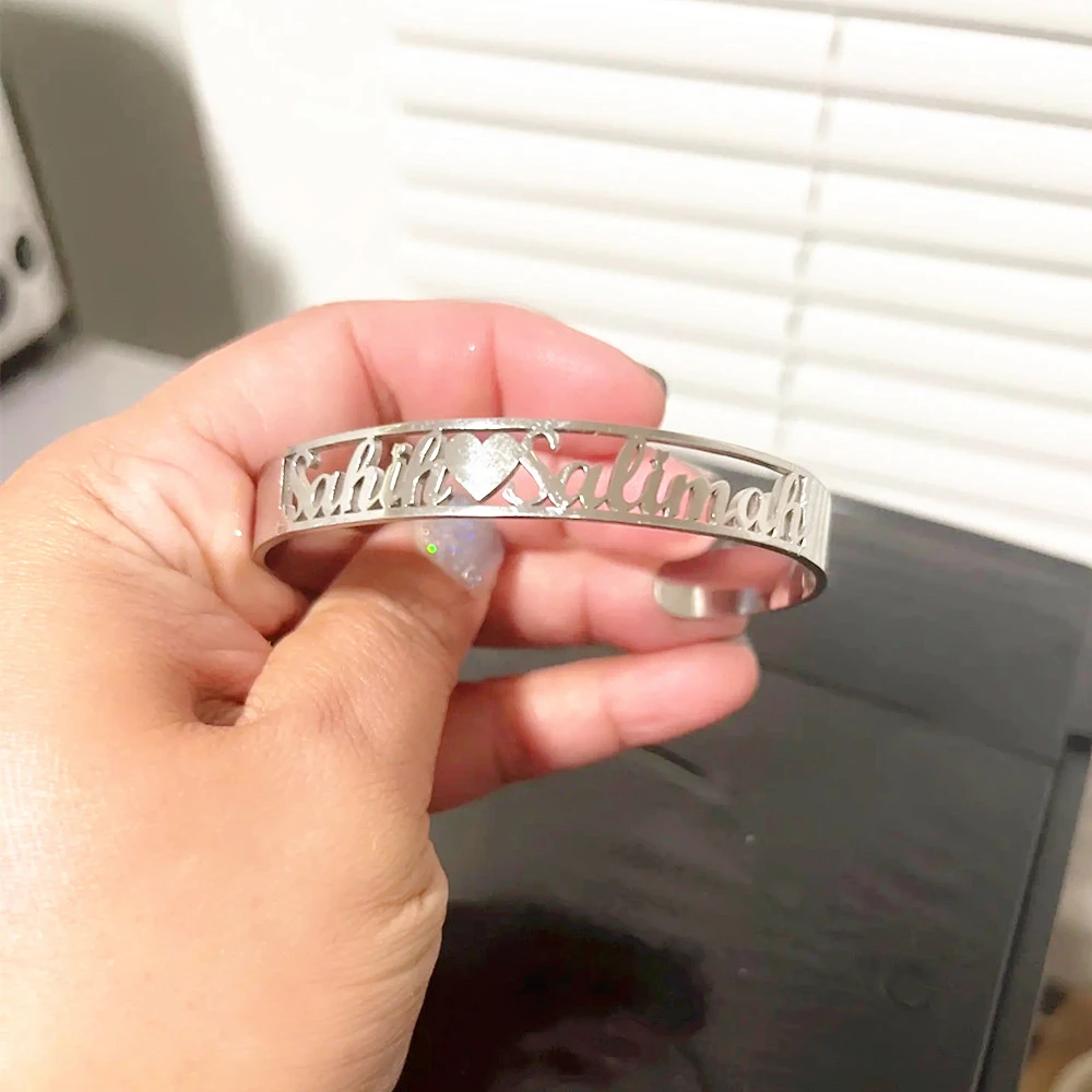  Custom Jewelry Two Name Heart Cuff Bracelets Stainless Steel Couple Bangle Christmas Gift for Women Men Best Friends Pulseras