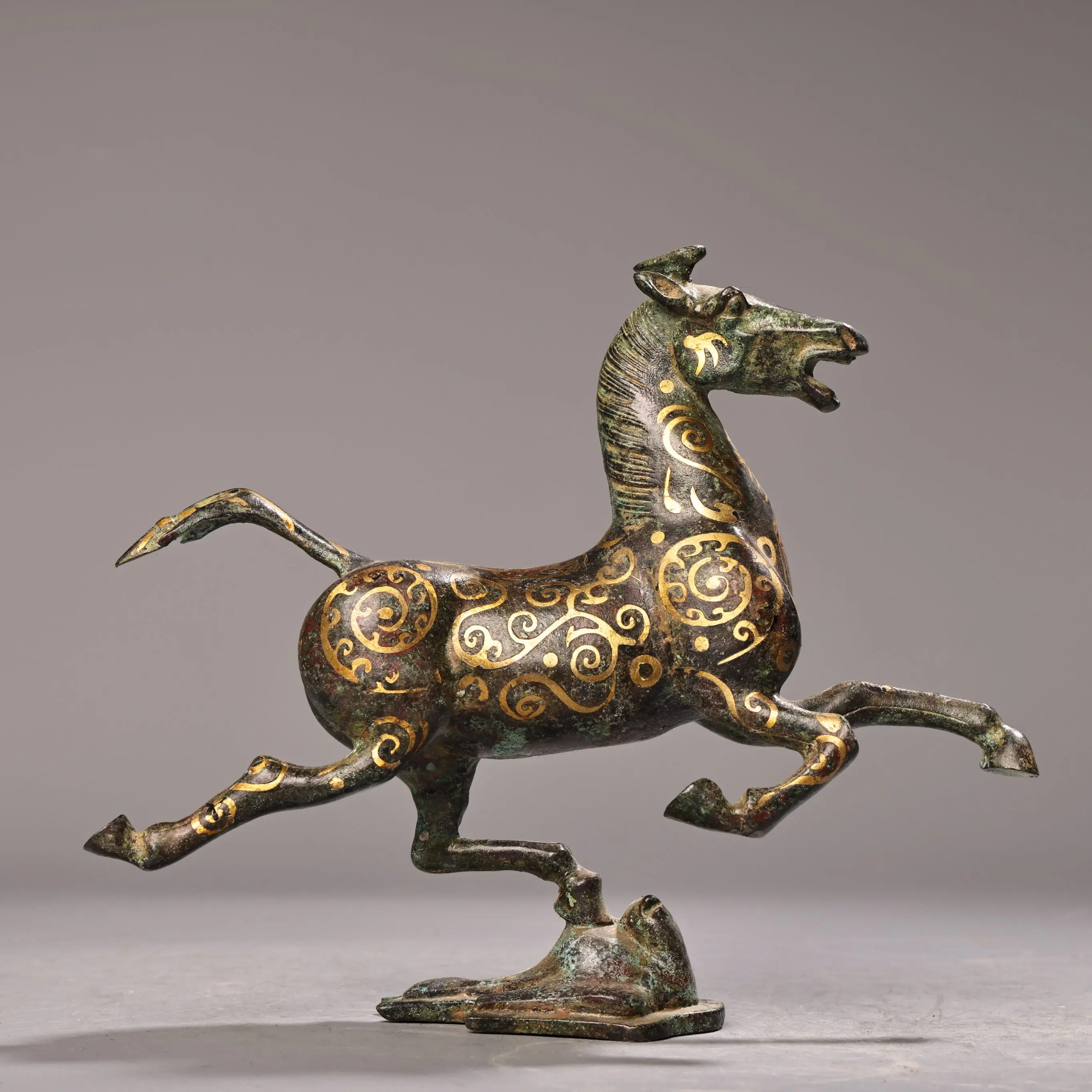 China Bronze Collection Bronze Boutique Rubbing Gold Horse Treading Flying Swallows Home Decoration