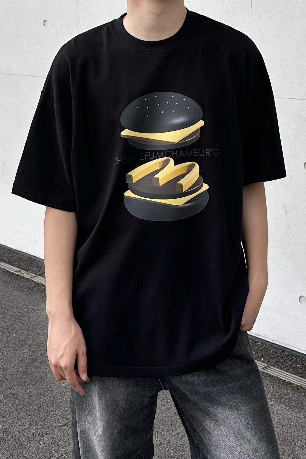 

Motorcycle Burger Print T-Shirt for Men and Women Loose Summer Niche Creative Design Childlike Half-Sleeve Trend