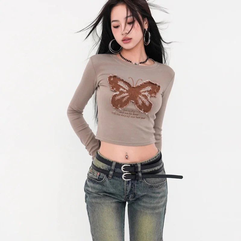 

Women Butterfly Applique Long Sleeve Shrunken Top