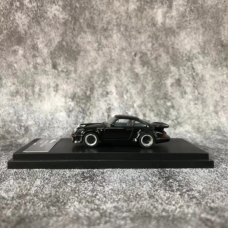 Master 1:64 Model Car 911 930 Turbo Alloy Die-Cast Black Bird Refitting Version