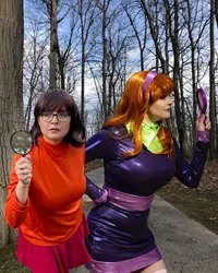 Halloween Velma Costume Adult Women Turtleneck Top Red Skirt Cosplay Outfit with Bob Wig Shirt Glasses Magnifier Socks