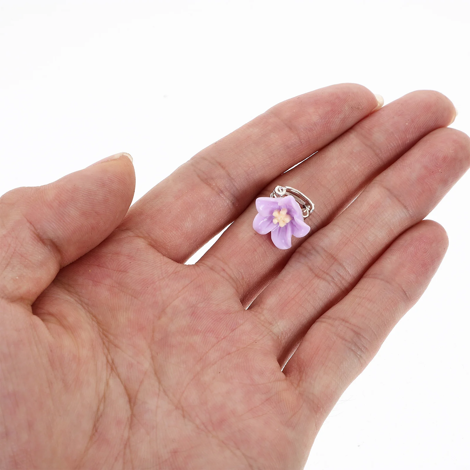 

30Pcs Mini Flower Claw Clips Small Hair Clips for Kids Girls Teens Wedding Party Hair Decorations Mini Claw Clip for Kids