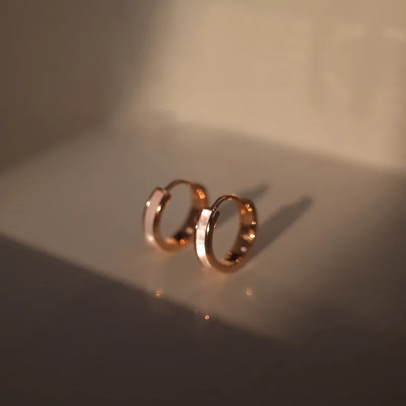 Fashion Simple Design Shell Round Hoop Earrings for Women Girls Korean Charm Versatile Jewelry Geometric Accessories Gift