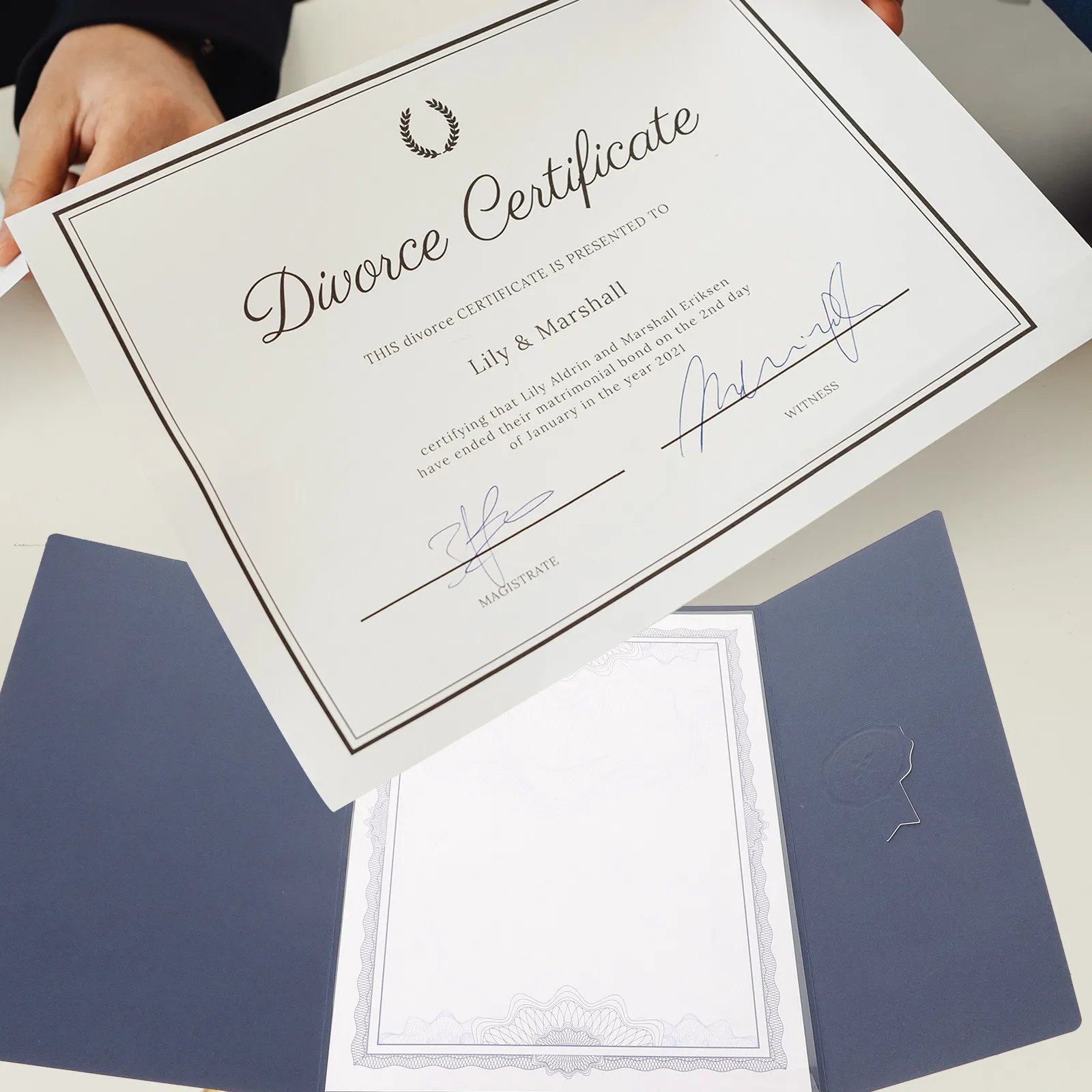 2Pcs Paper Diploma Holder Certificate Cover Lightweight Portable Paper Document Folder 3-Fold Protective Cover for Award