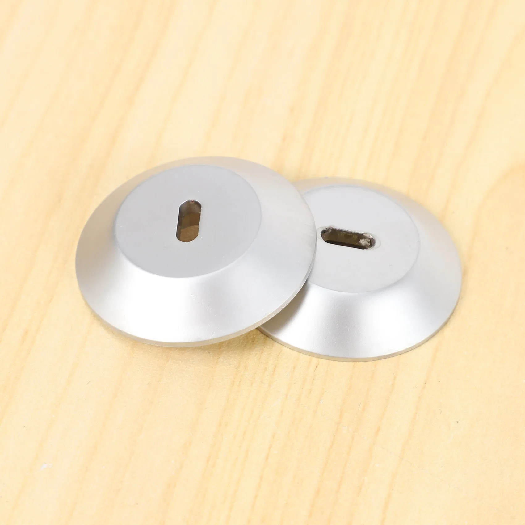 AY14 — клейкая защитная пластина со слотом для кабелей для блокировки ноутбуков, планшетов, мониторов и других устройств (серебристый, 2 шт.)