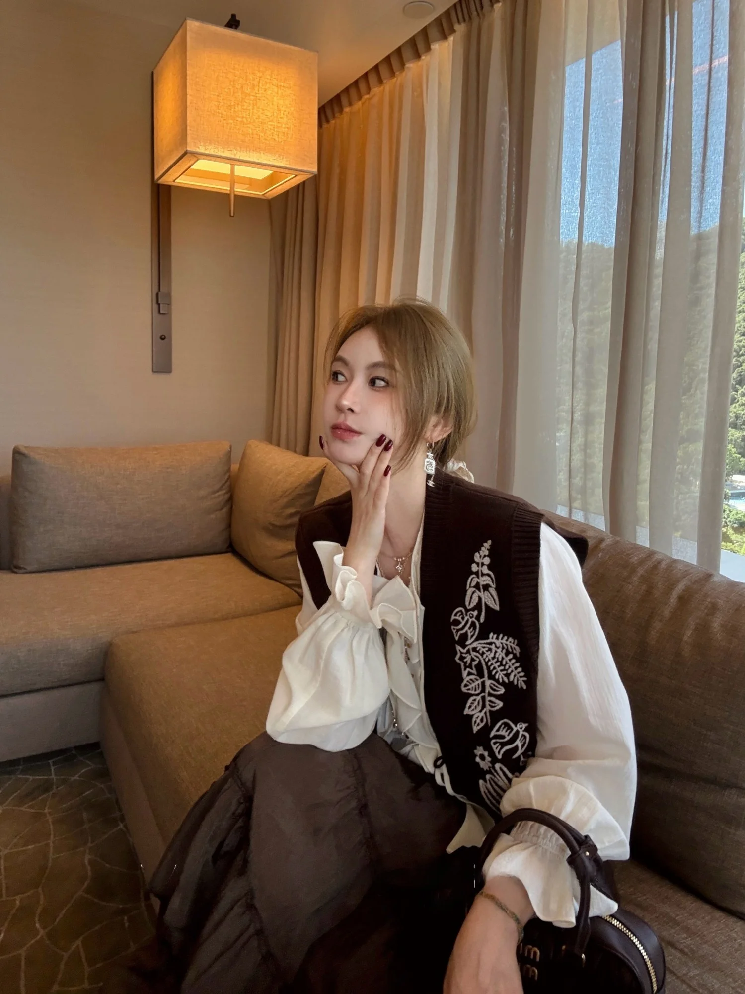 

Qian Meixi Original Floral Pattern Seedling Embroidery Knitted Vest Vintage Svel oulder Pad Layering Outerwear