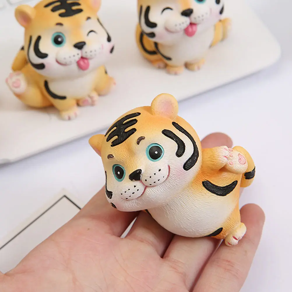 

4 Pcs Resin Car Decoration Ornaments Decorations Cabinet Small Decors Animal Desktop Tiger Cartoon Home Girl