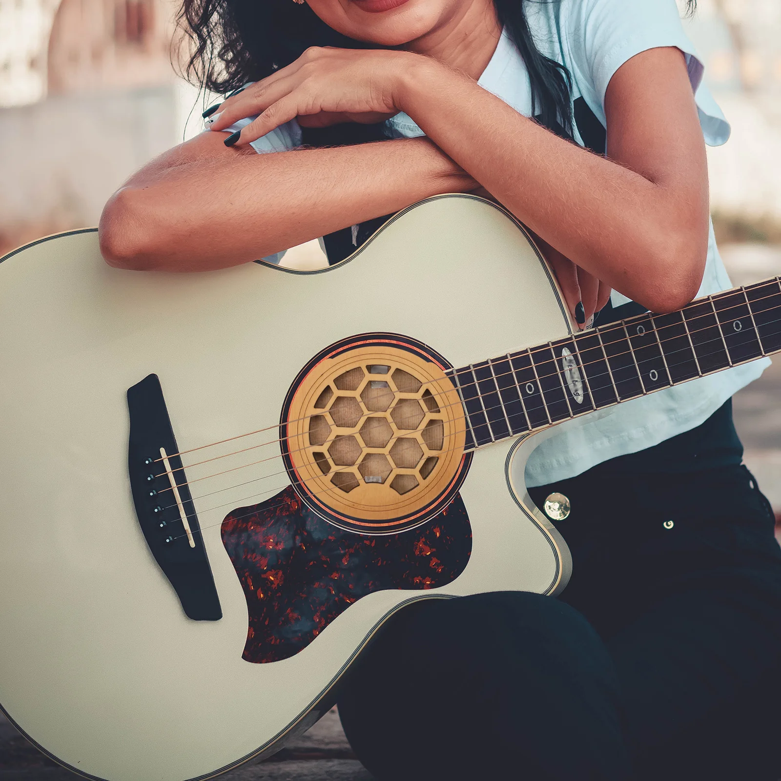 

Wood Guitar Soundhole Cover Carved Flower Sound Hole Plug for 40 41inch Acoustic Guitar Sound Dampener Mute Practice