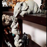3 Pcs/set Cute Elephant Figurines Home Decoration Elephant Holding Baby Elephant Resin Crafts Home Furnishing Gift