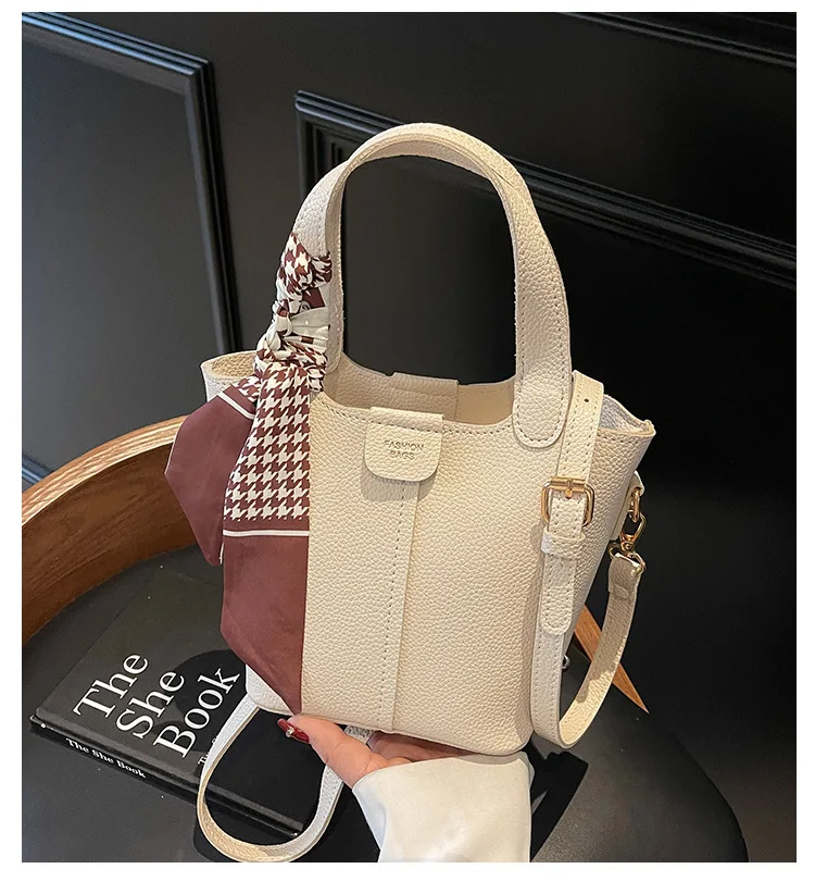 

2025 New Women's Pebbled Leather Bucket Bag Mini Crossbody Shoulder Bag Adjustable Strap Versatile Summer Fashion