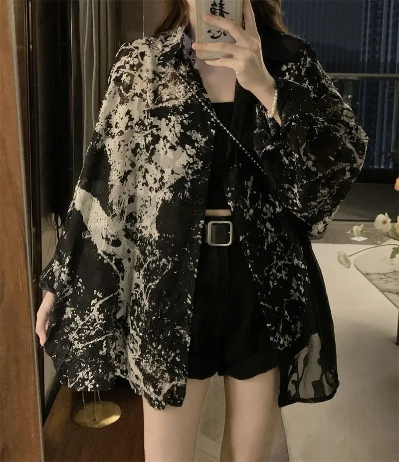 Large Size Chubby MM Ink Printed Chiffon Sunscreen Shirt 300 Pounds Summer Retro Loose Long Sleeved Top Jacket for Women