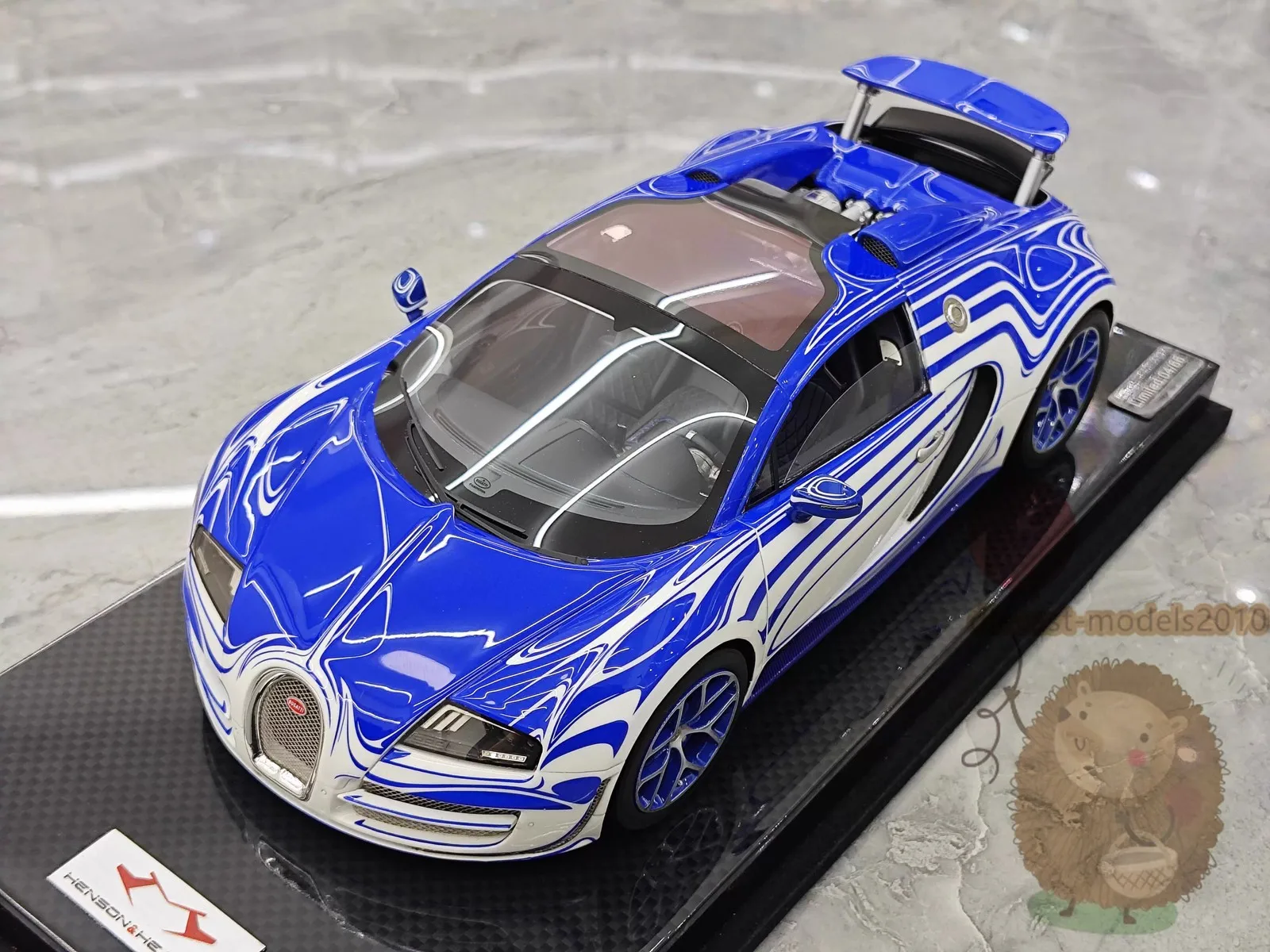 

HH Model 1:18 Bugatti Veyron Limited Car model Resin Diecast Toy adult Gift Blue