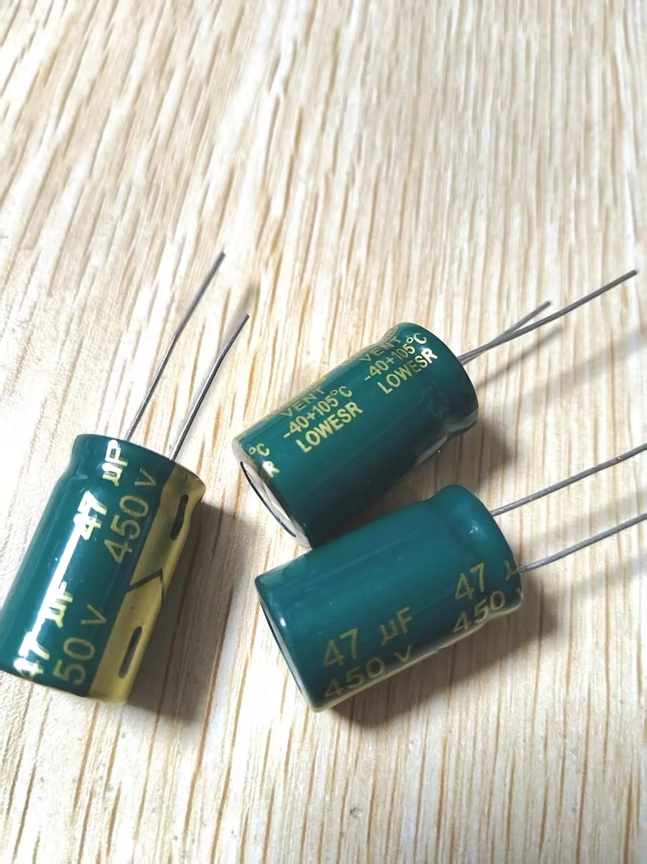 

2pcs Electrolytic Capacitor 47uf450v 16x25MM High Frequency, Low Resistance 450V47UF 47UF ±20% Green