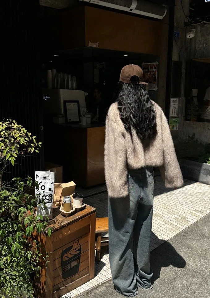 Faux Fox Fur Women Coats Solid Short Jackets Long Sleeve Round Neck Open Stitch Thick Slim Fit Elegant Casual 2026 Autumn Winter