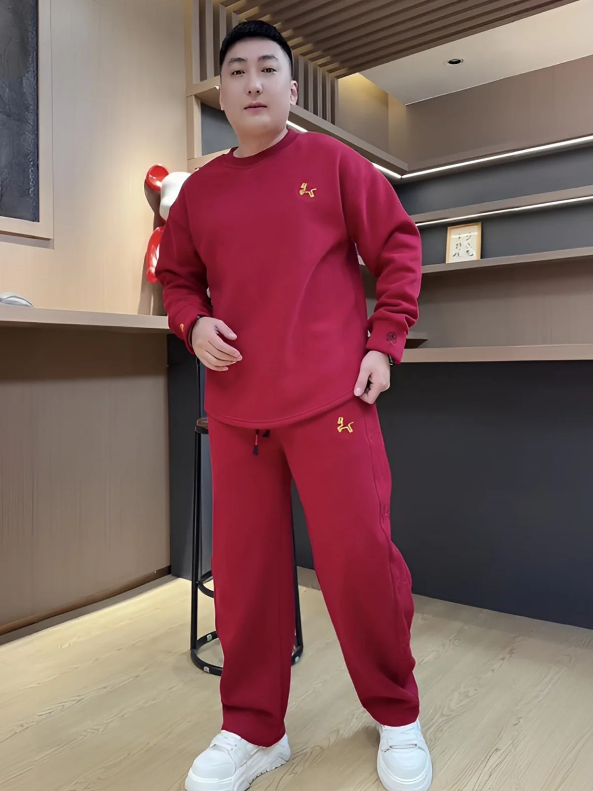 

New Year Themed Thiened Fce Casual Sports Suit for Men And Women Embroidered Sweatirt And Long Pants Two-Piece Set