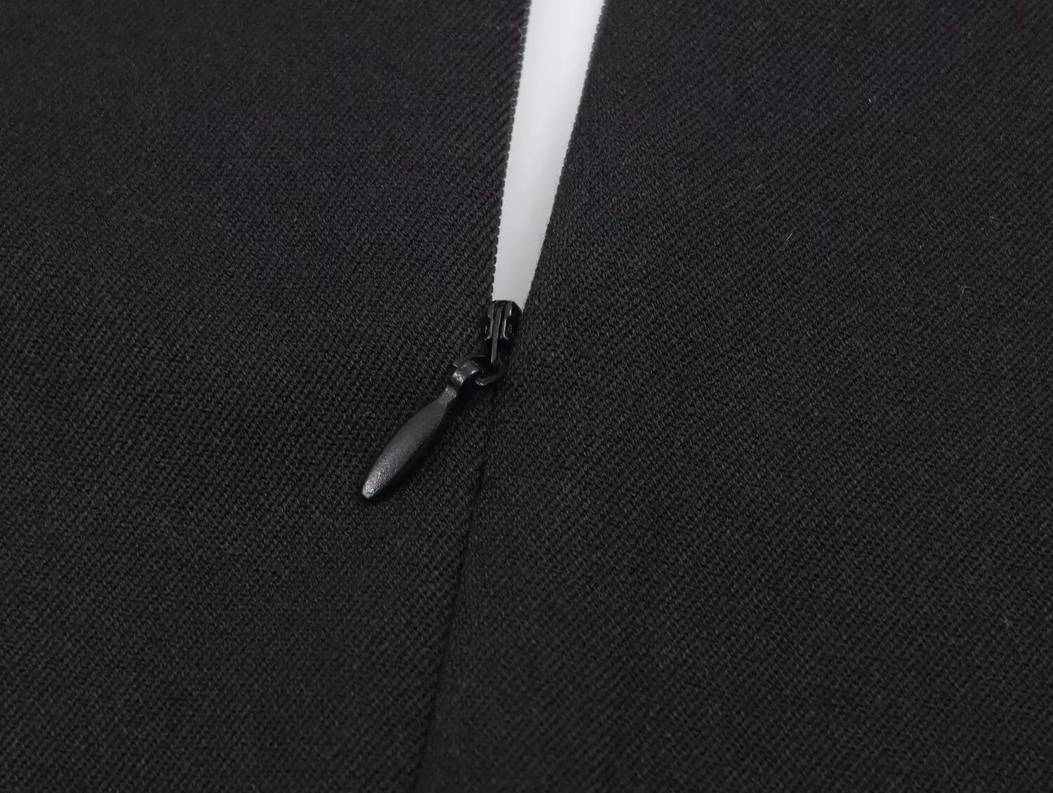 ملابس نسائية جديدة لعام 2025: بذلة قصيرة عصرية على الطراز الأوروبي والأمريكي مع زر مجوهرات مزين #5