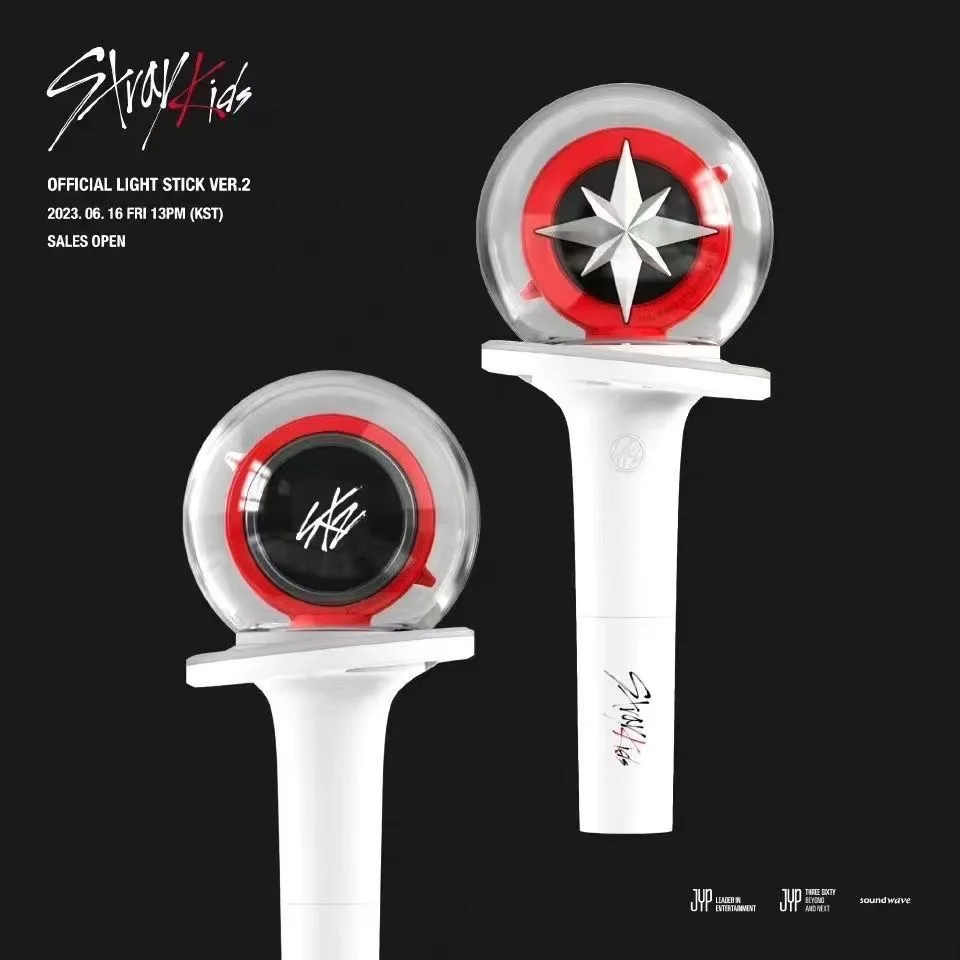 straykids ペンライト＋LeeKnow うちわ straykids ペンライト＋LeeKnow うちわ - メルカリ
