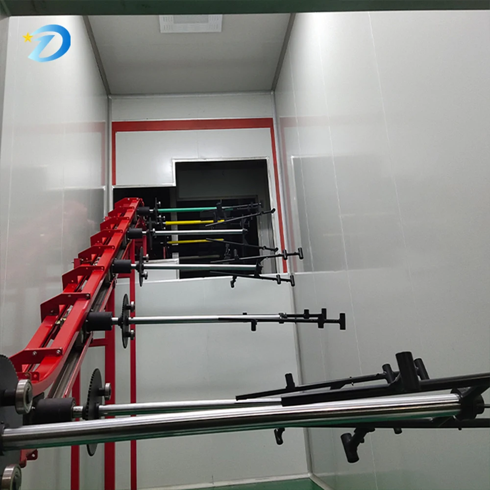 Attrezzatura di rivestimento automatica per verniciatura a conchiglia per spruzzatura del serbatoio del carburante per moto