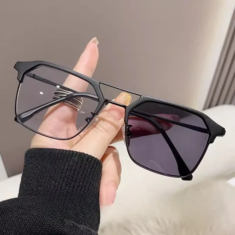 Photochromic Anti Radiation Eyeglasses for Women Transition Metal Frame Shades UV400 Eyewear