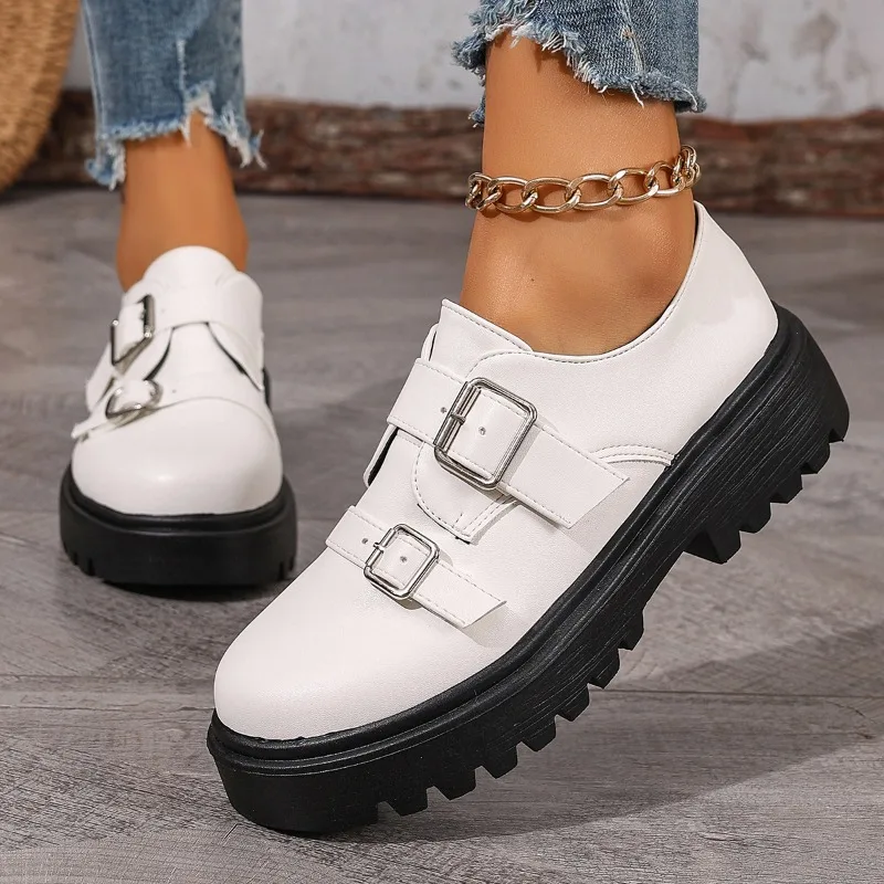 

Кожаные туфли на высокой платформе. Новые маленькие лоферы в британском стиле с металлической пряжкой.